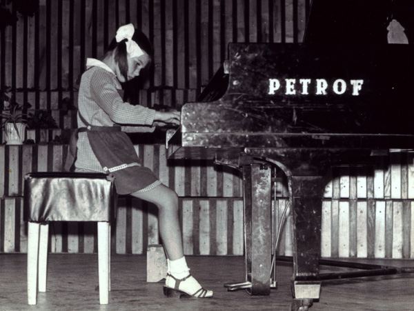 Paula Seling la pian